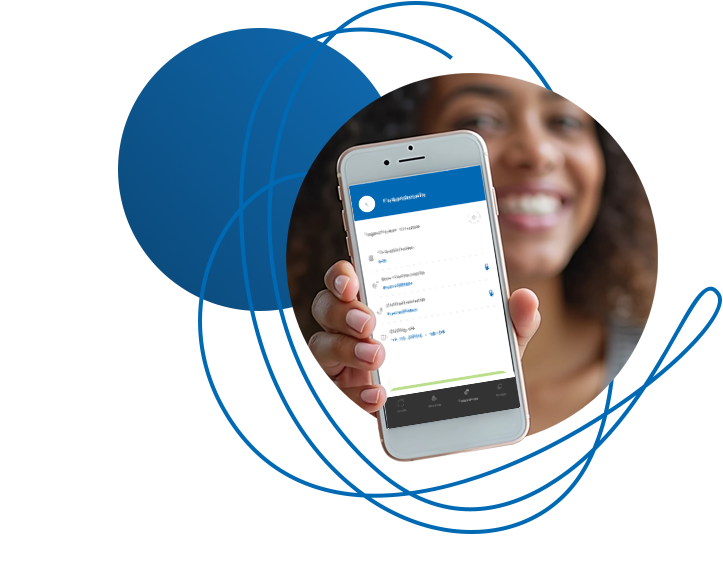 Eine Frau zeigt ein Smartphone mit dem Ticket des VRT.